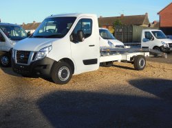 MY2016 Nissan NV400 3.5t Open Centre Beavertail